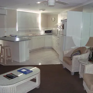 3* Aparthotel Grosvenor Beachfront Surfers Paradise